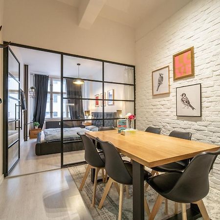 Sunny Central Apartment On Wenceslas Square By Easybnb プラハ エクステリア 写真