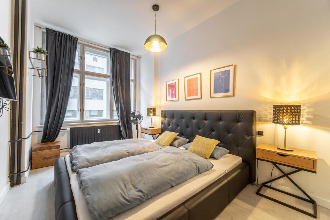 Sunny Central Apartment On Wenceslas Square By Easybnb プラハ エクステリア 写真