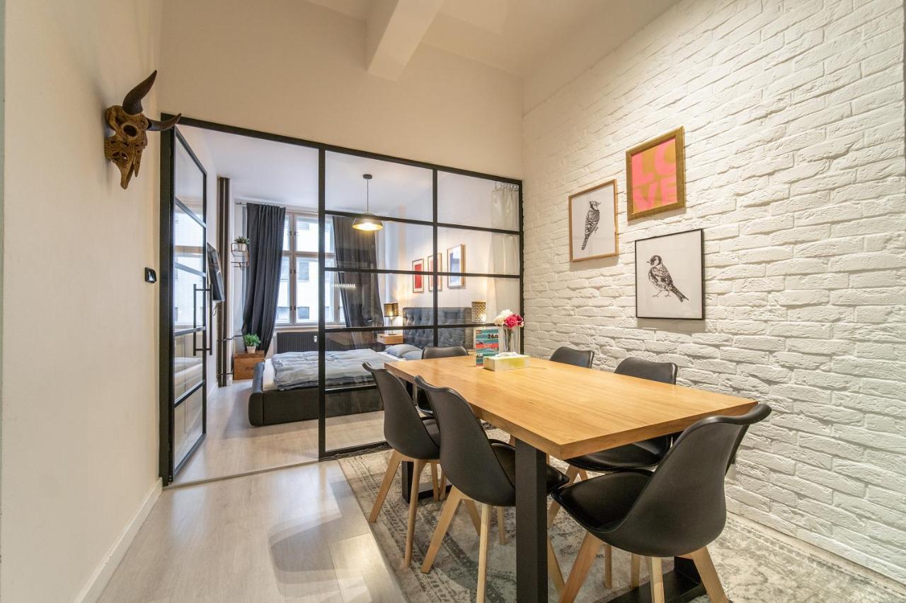 Sunny Central Apartment On Wenceslas Square By Easybnb プラハ エクステリア 写真