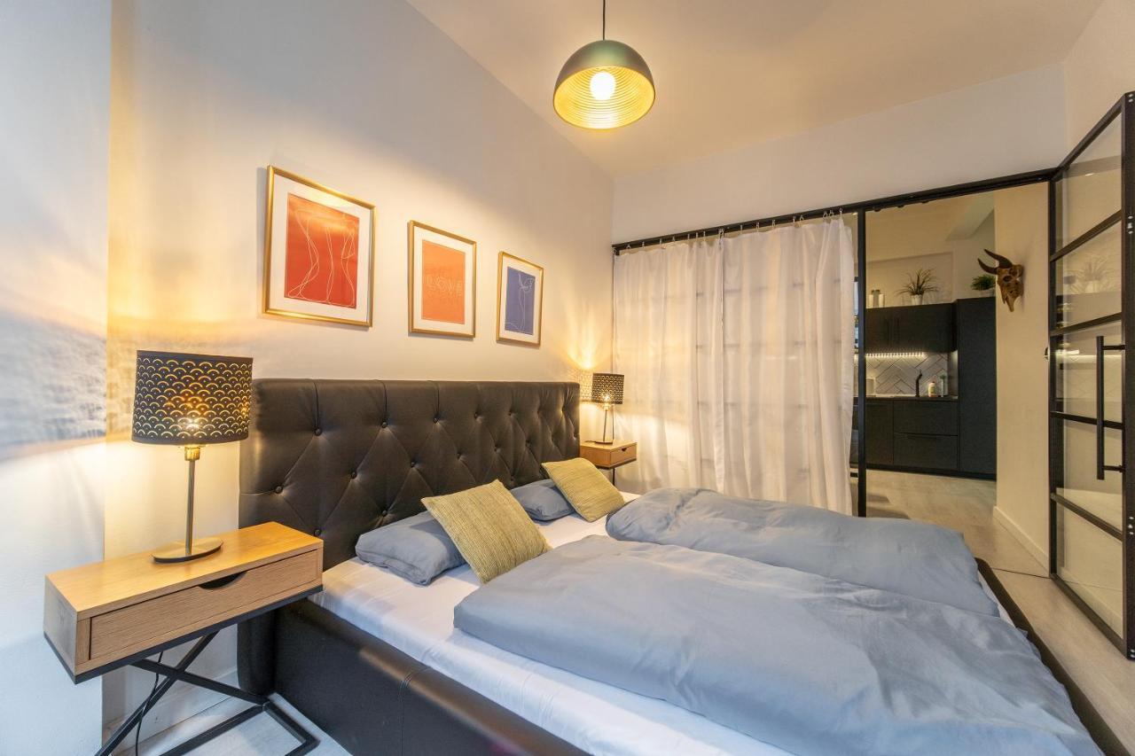 Sunny Central Apartment On Wenceslas Square By Easybnb プラハ エクステリア 写真