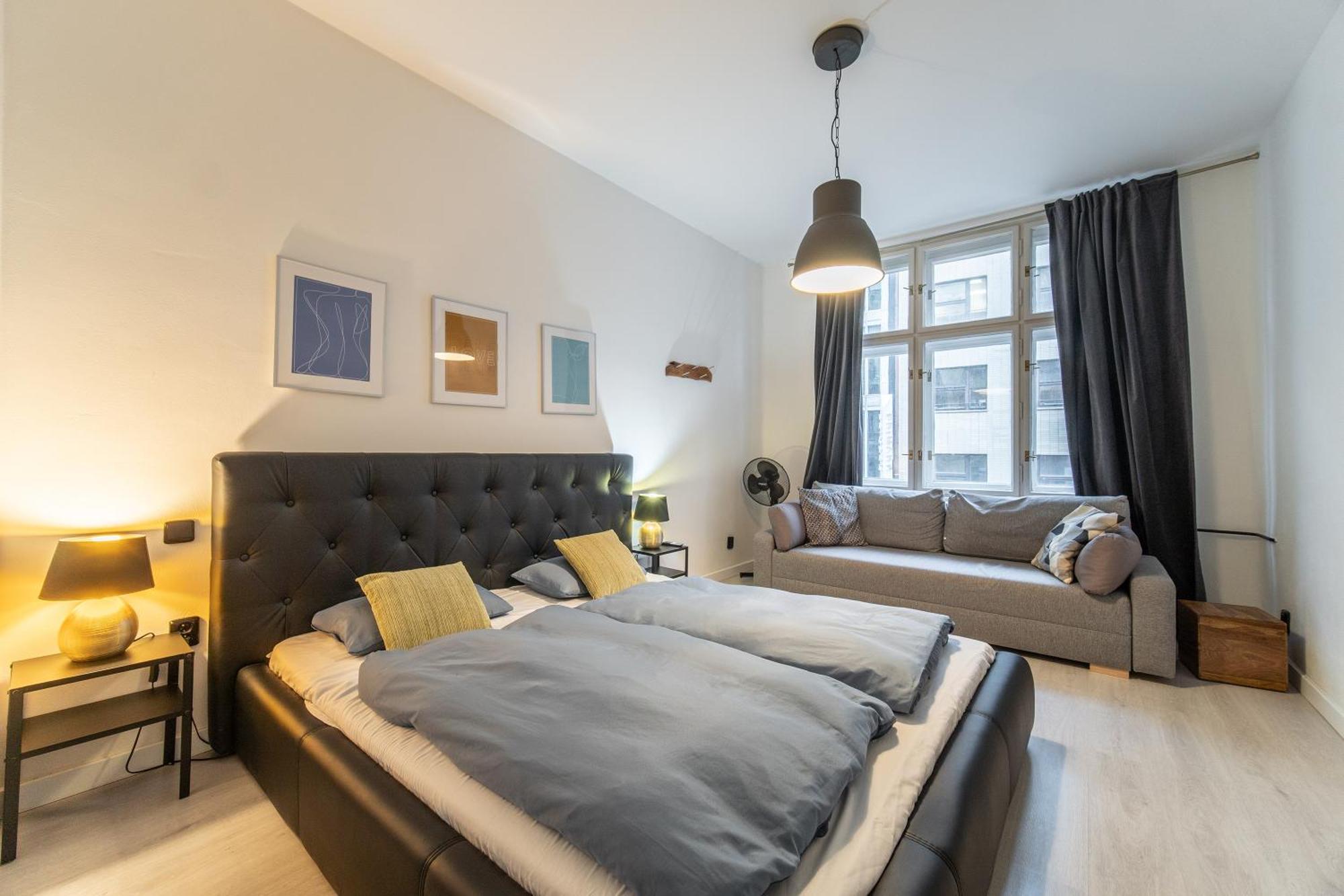 Sunny Central Apartment On Wenceslas Square By Easybnb プラハ エクステリア 写真